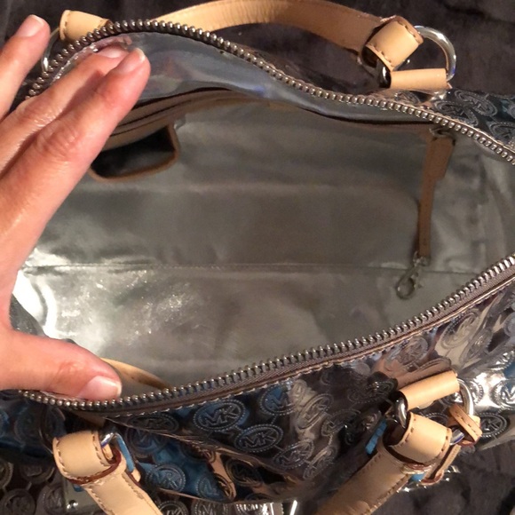 Michael Kors bag with matching wallet - Picture 5 of 5